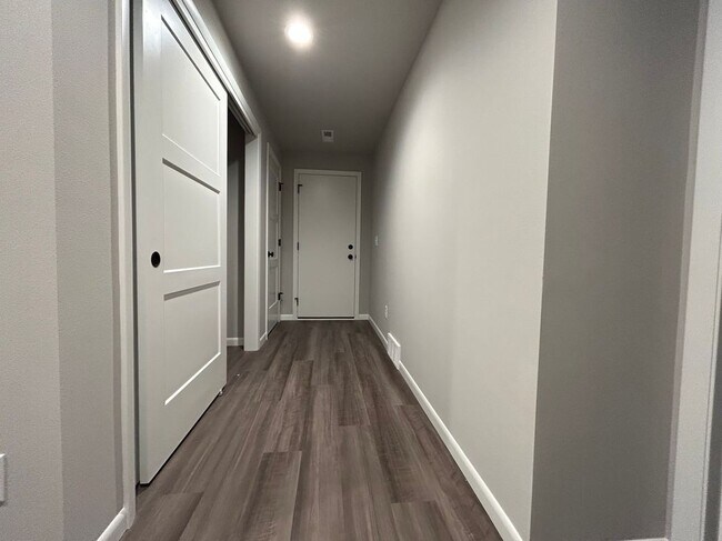 Building Photo - 2401 Wildcat Dr