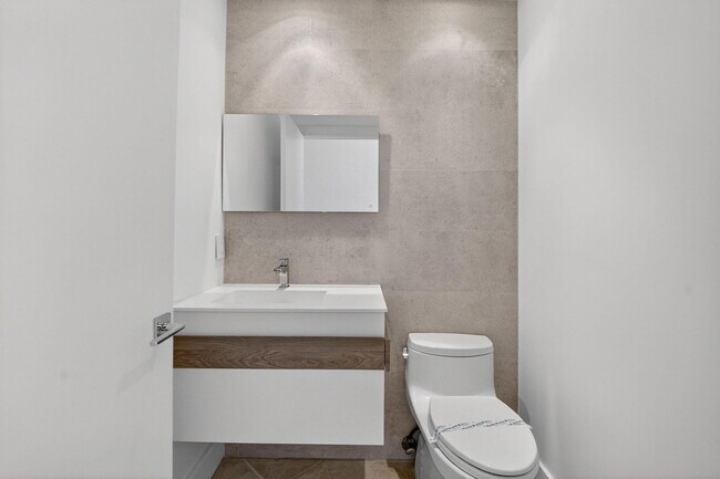 Building Photo - 11119 Blue Coral Dr