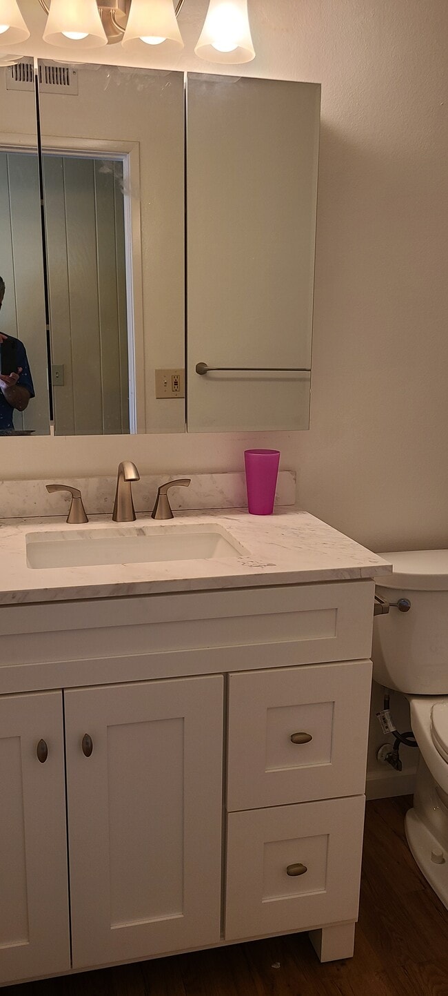 Building Photo - 6645 Bamburgh Dr