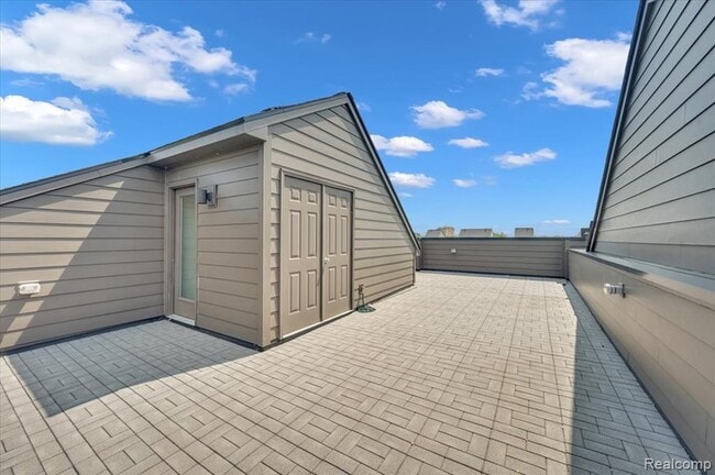 Building Photo - 1087 Hampton Cir