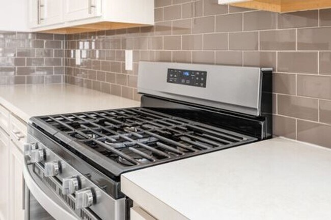 Building Photo - Updated 3-Bedroom Home with 3 Baths, Open-Concept Layout, Luxury Flooring & Bright Modern Kitchen