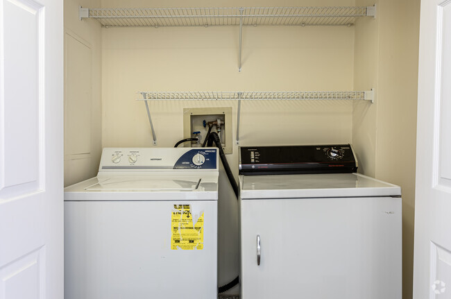 1BR, 1BA Laundry - Ninth Square Apartments