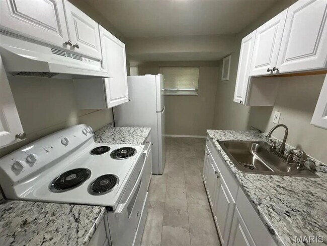 Building Photo - 248 Perthshire Rd