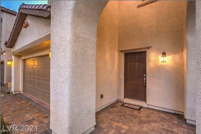 Building Photo - 7063 Claythorn Rd