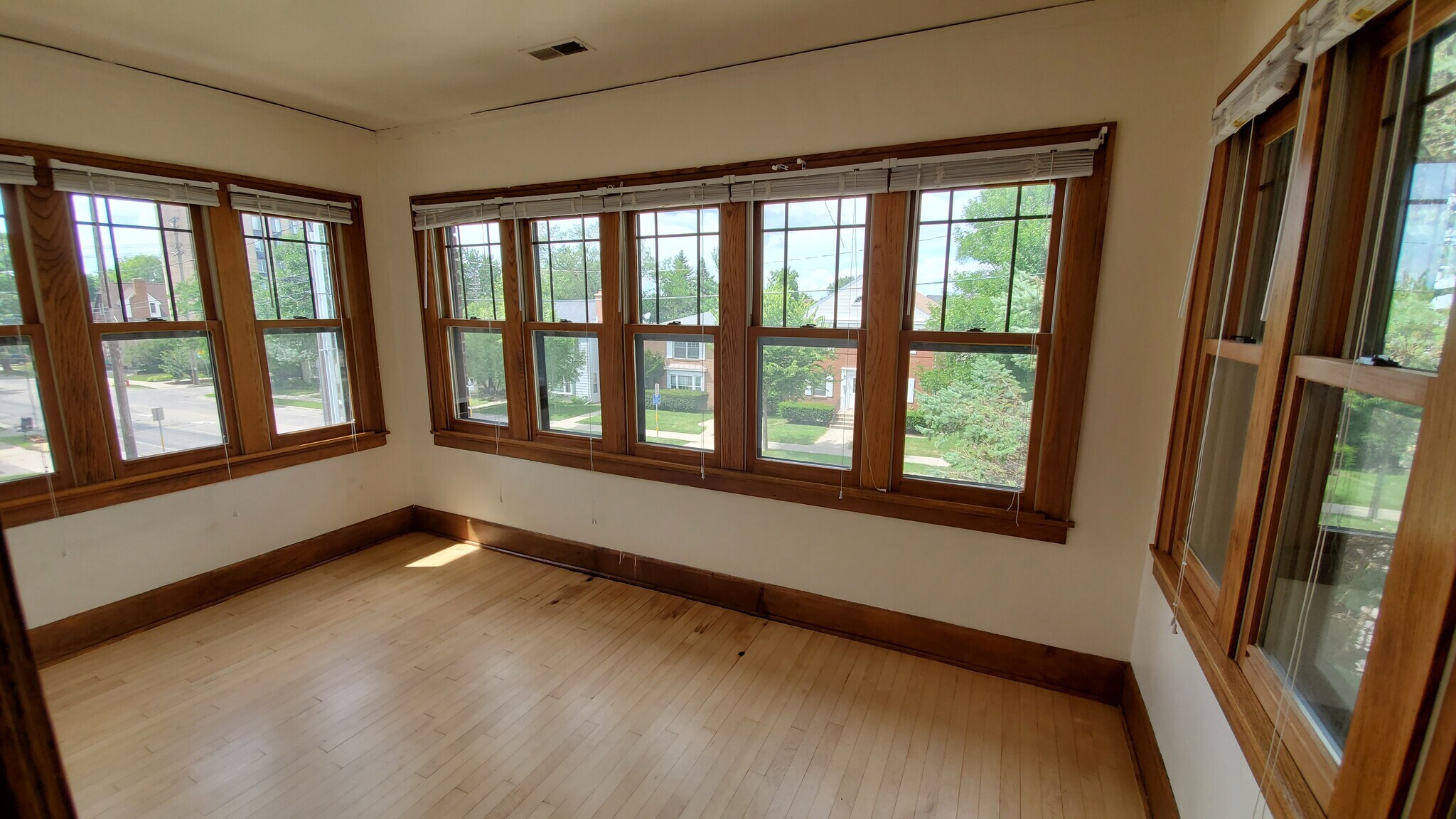 Building Photo - 1901 University Ave