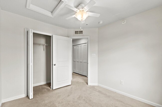 Building Photo - 46310 Creeping Primrose Ln