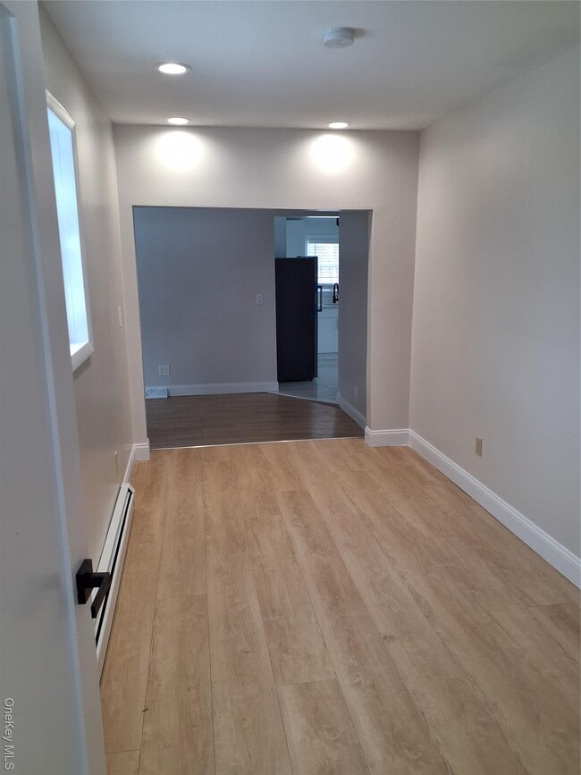 Building Photo - 37 Center Hill Rd