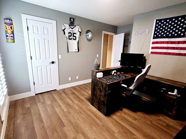 Building Photo - 2010 Constitution Ave