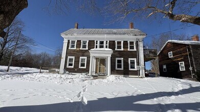 Building Photo - Spacious 1 Bed, 1 Bath Duplex Apartment – Berwick, ME – $1,299/month