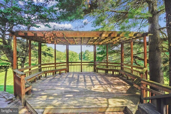 Building Photo - 9140 Goshen Valley Dr