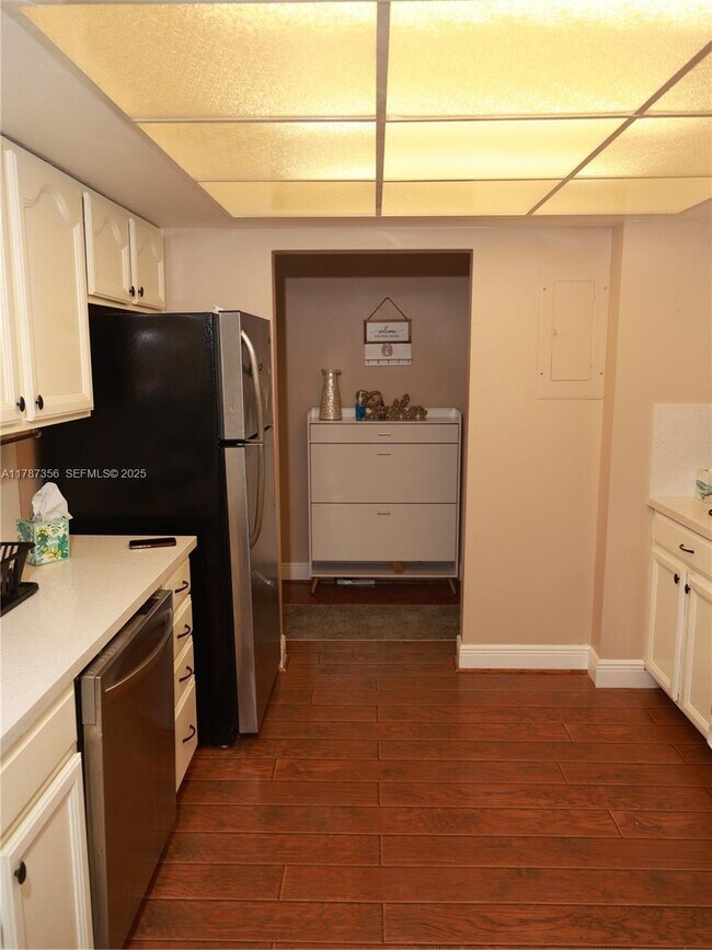 Building Photo - 5550 NW 44th St