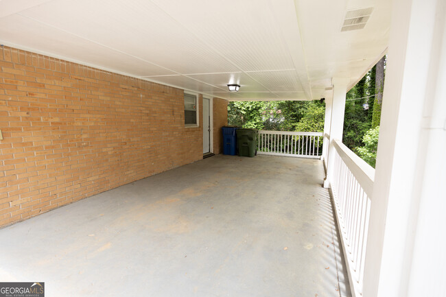 Building Photo - 2689 Collier Dr NW