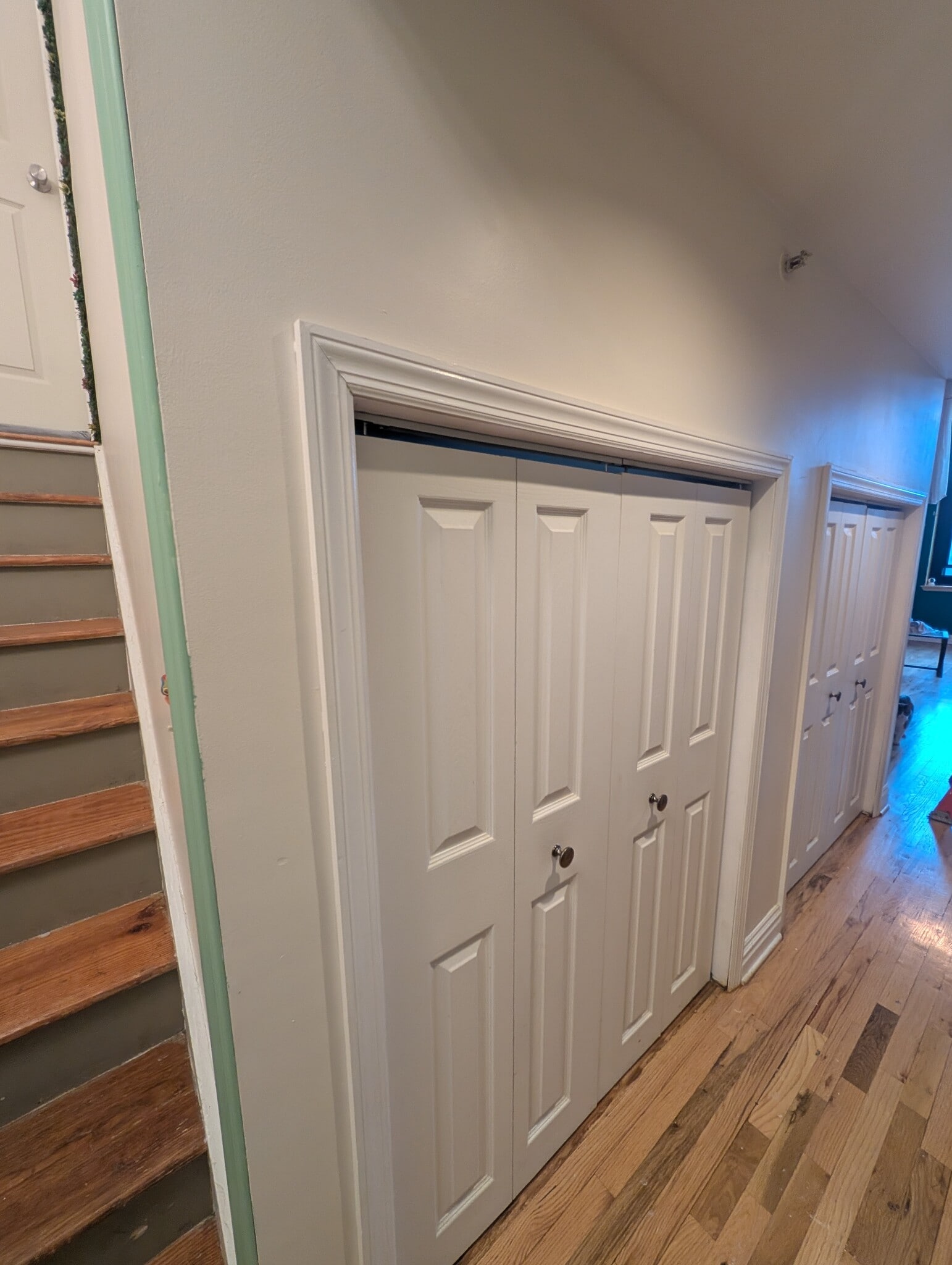 den - 518 Gregory Ave
