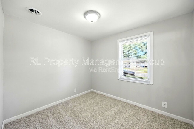 Building Photo - 451 Lincolnshire Rd
