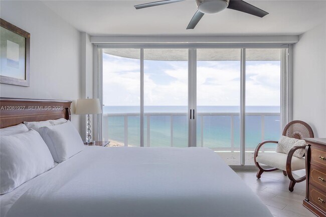 Building Photo - 16711 Collins Ave
