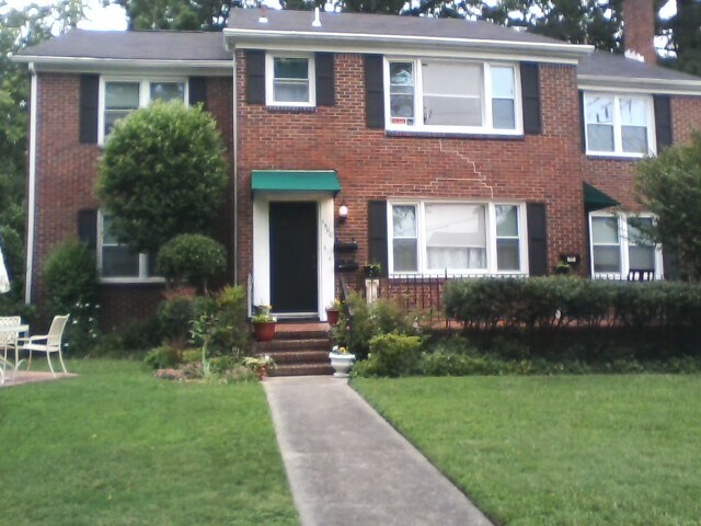 Building Photo - 1500 Meads Rd