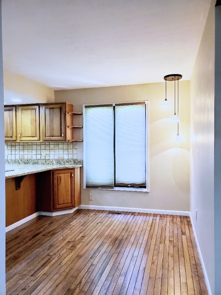 Building Photo - 5990 Kirkwall Ct W