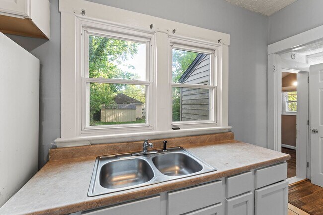 Building Photo - Charming 2 beds 2 Bath in Dayton!