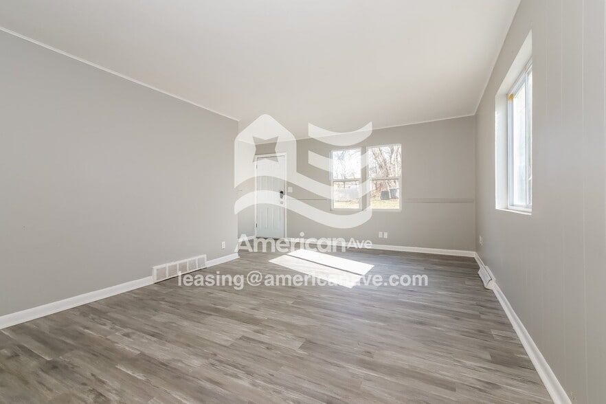 Building Photo - 4523 Curtis Ave