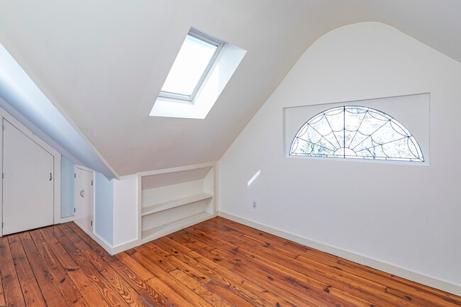 Building Photo - 54 Hodge Rd