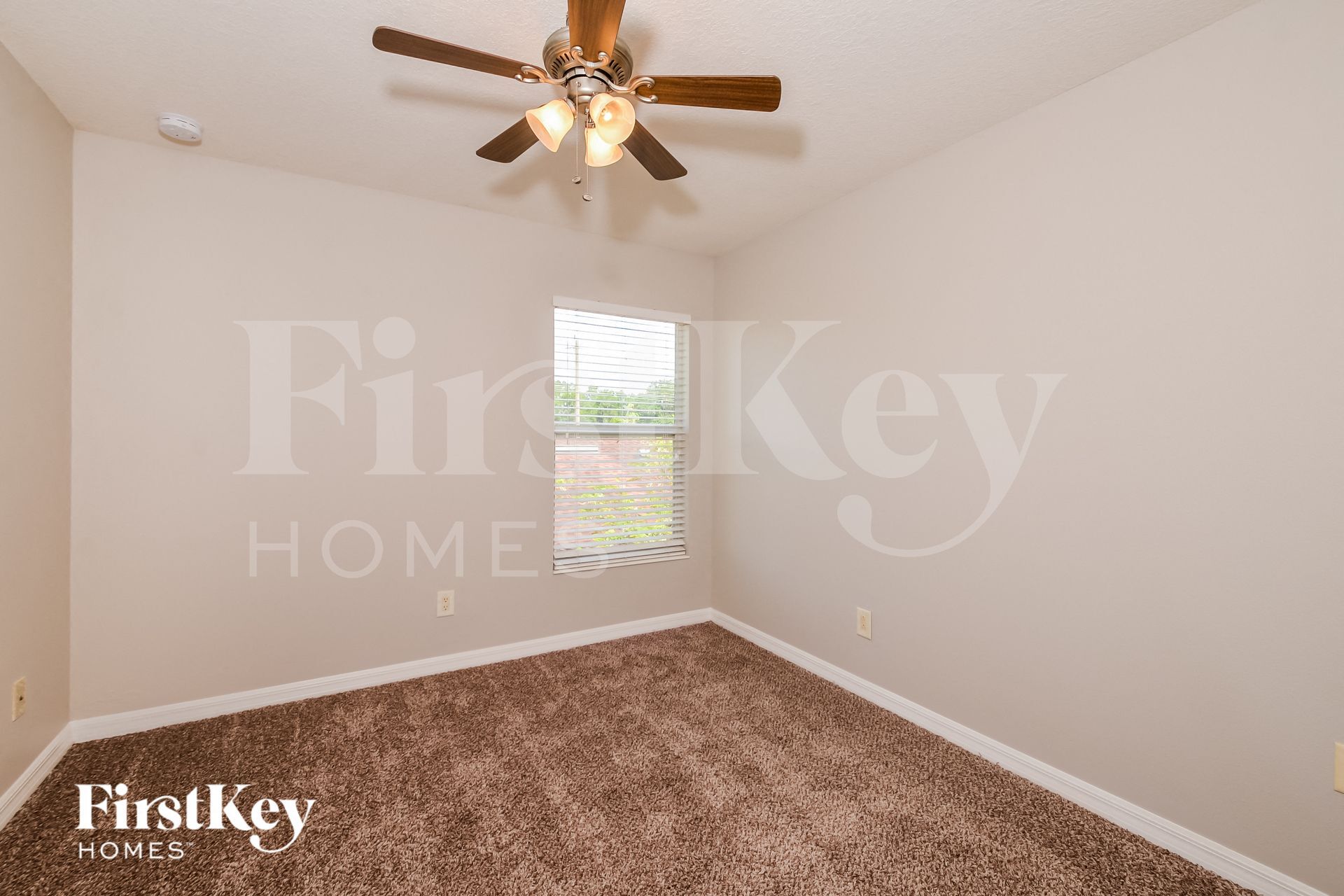 Building Photo - 10205 38th Ct E