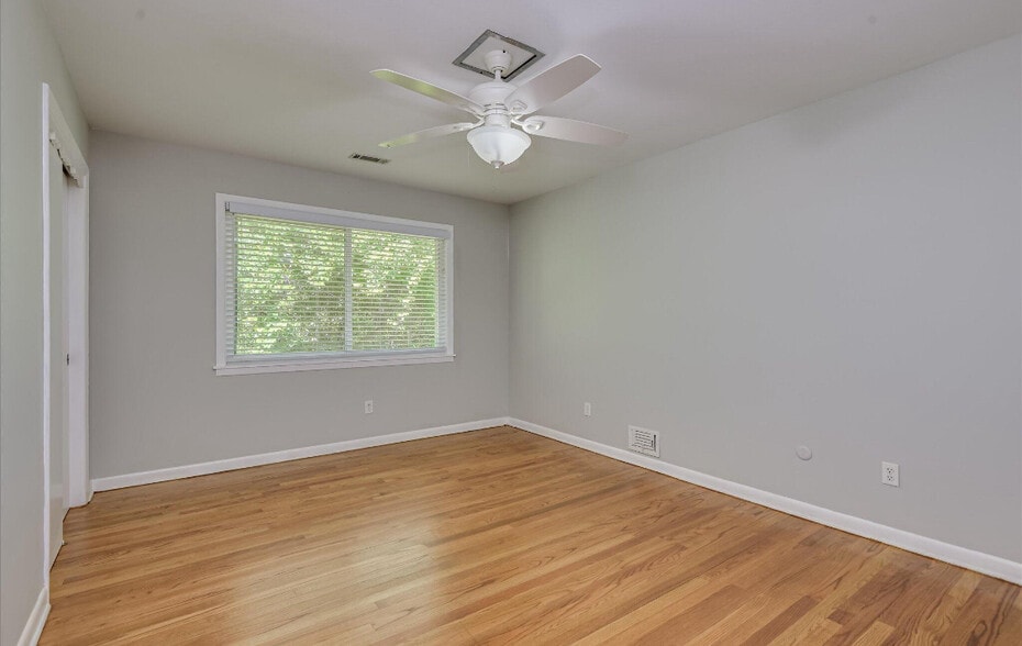 Building Photo - 813 Hammond Dr