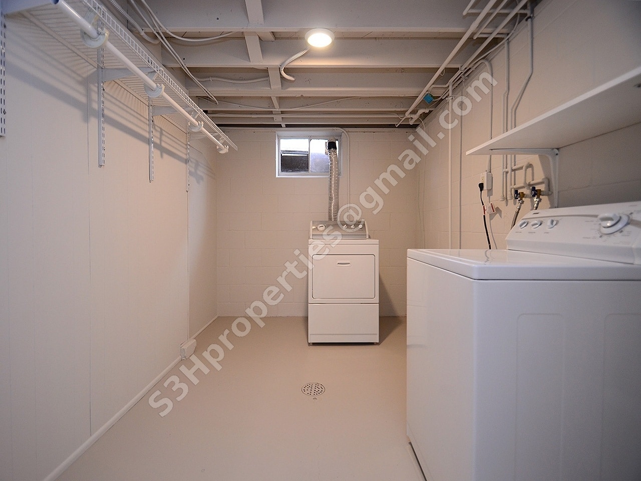 Building Photo - 5630 Erskine St