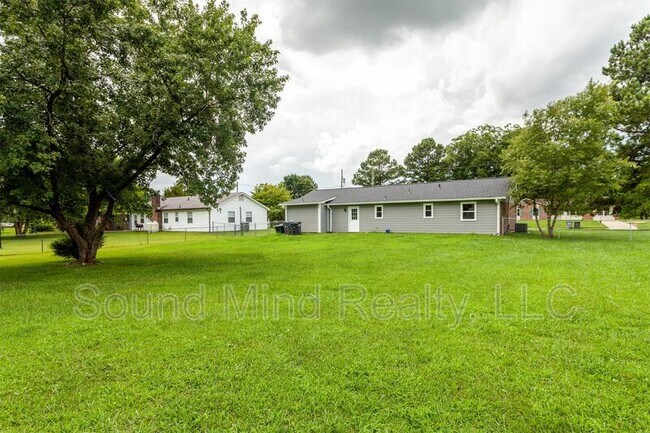 Building Photo - 1309 Sportsman Trail
