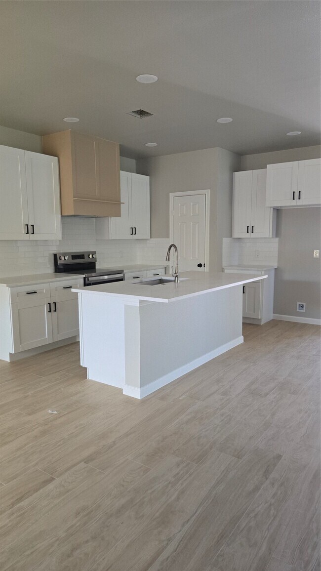 Building Photo - 3710 Harmony Ln