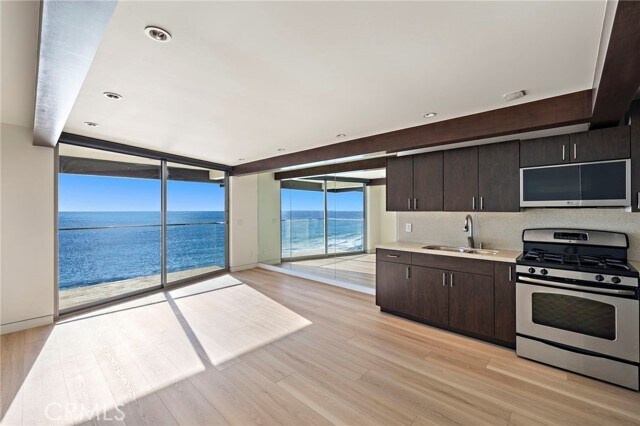 Building Photo - 609 Sleepy Hollow Ln