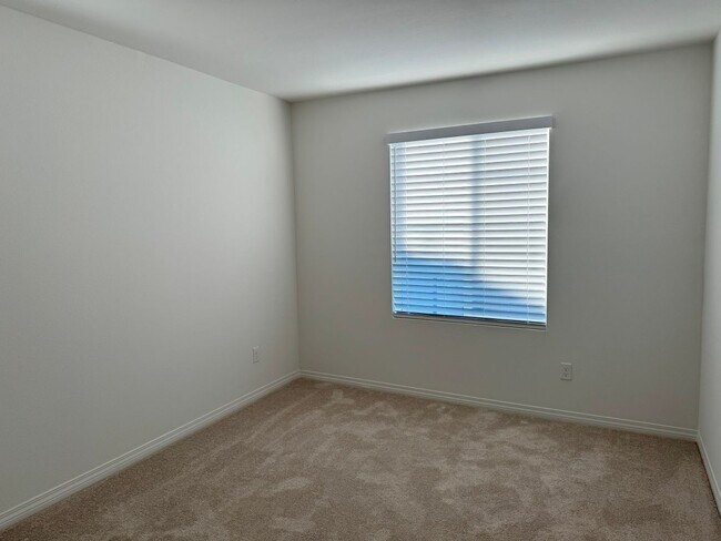 Building Photo - Brand new house at Winchester road in Brand New Willow Springs community - close to everywhere