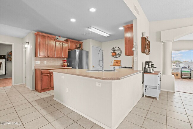 Building Photo - 6244 Spotted Eagle Dr