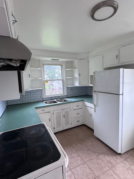 Kitchen - 519 N Evans St