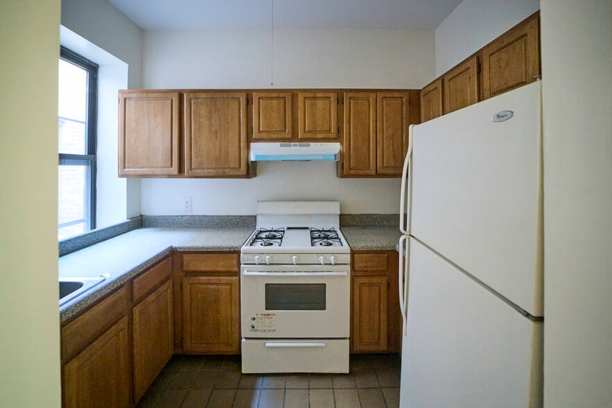 Building Photo - 248 Madison St