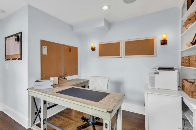 Building Photo - 105 Academy St