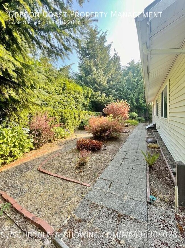 Building Photo - 50 Ridge Pl