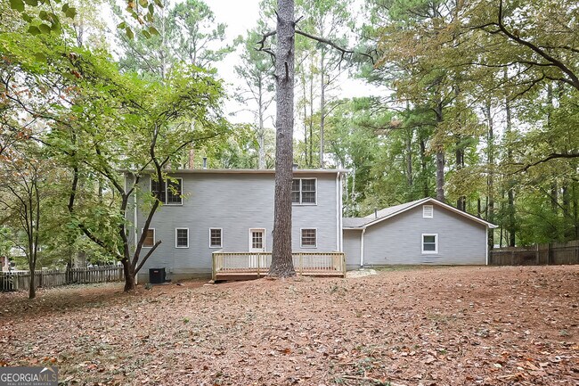 Building Photo - 220 Carmichael Rd