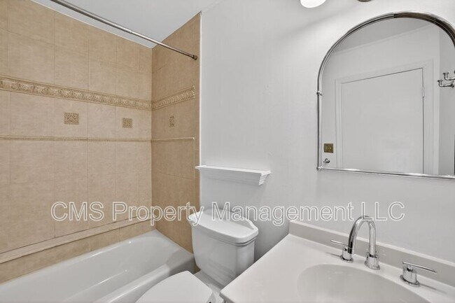 Building Photo - 1803 Poplar Ct