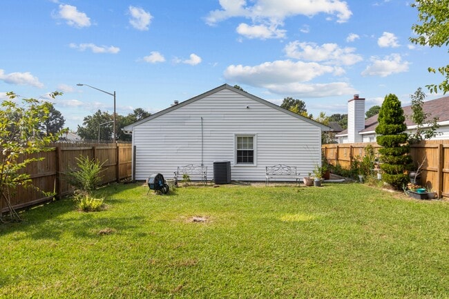 Building Photo - 3500 Bunyan Rd