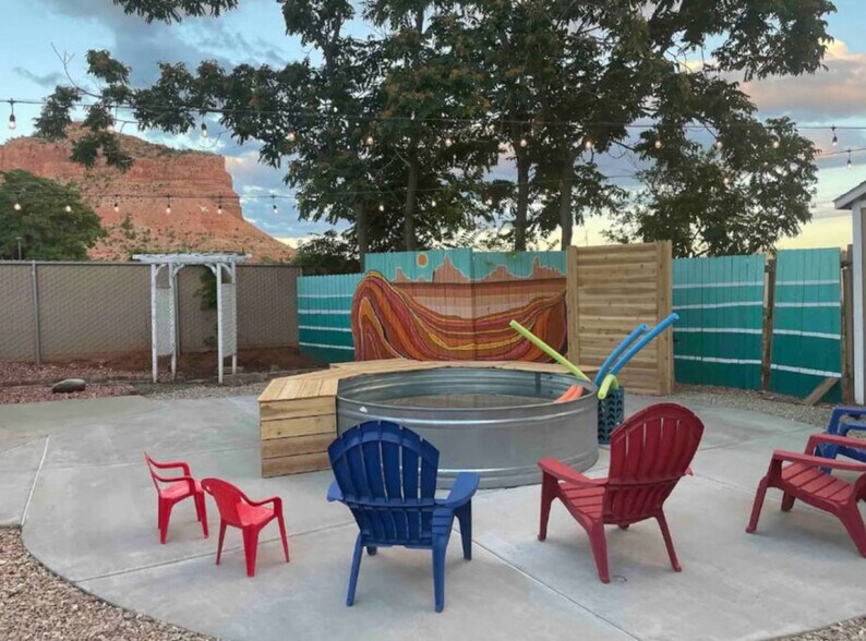 Building Photo - 170 E 100 N