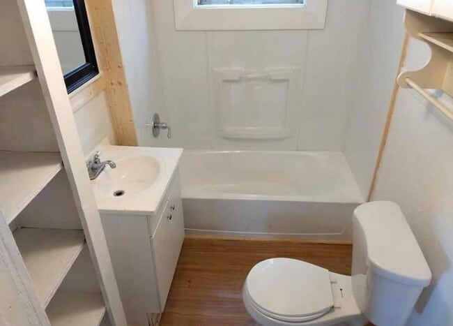 Building Photo - 3 bedroom home