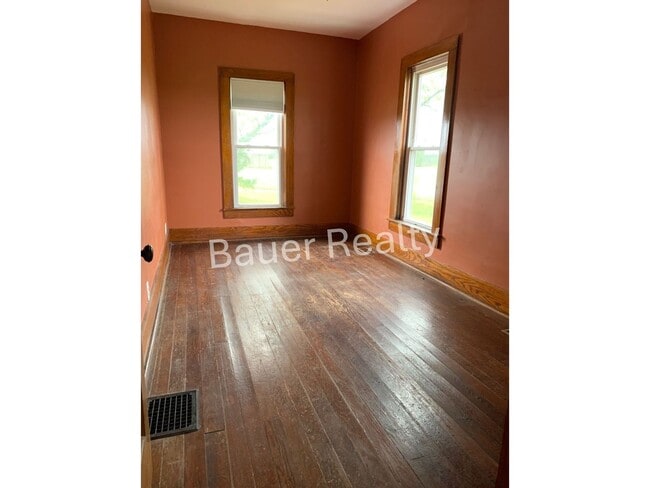 Building Photo - 1427 Township Rd 608