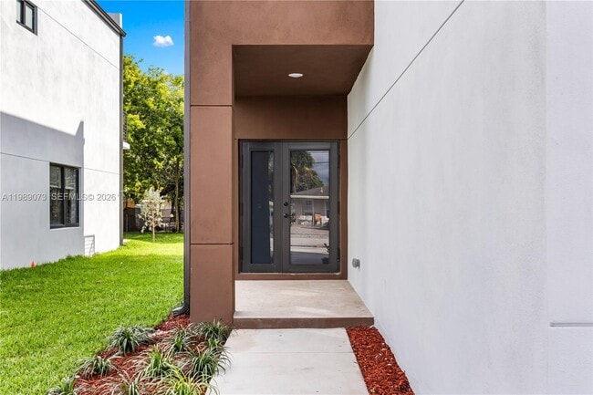 Building Photo - 122 NW 5th Ave