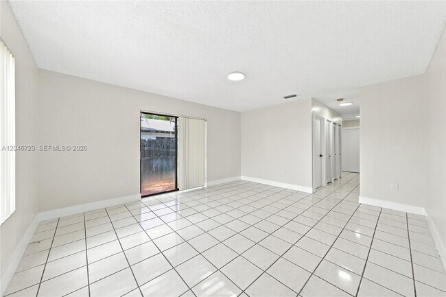 Building Photo - 20117 SW 88th Ct