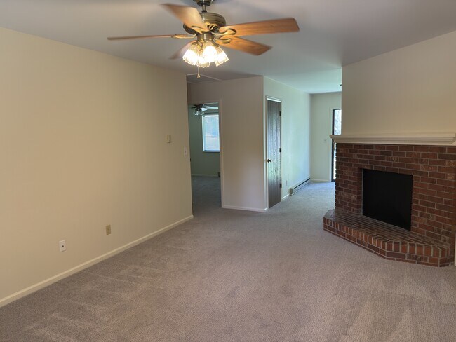 Building Photo - 2718 Sagebrush Dr
