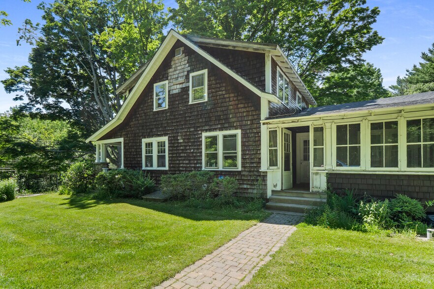 Building Photo - 15 Sherburne Rd