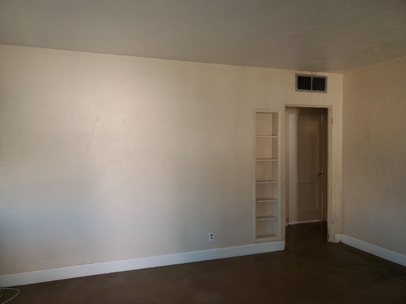 Building Photo - 2328 W Orange Dr