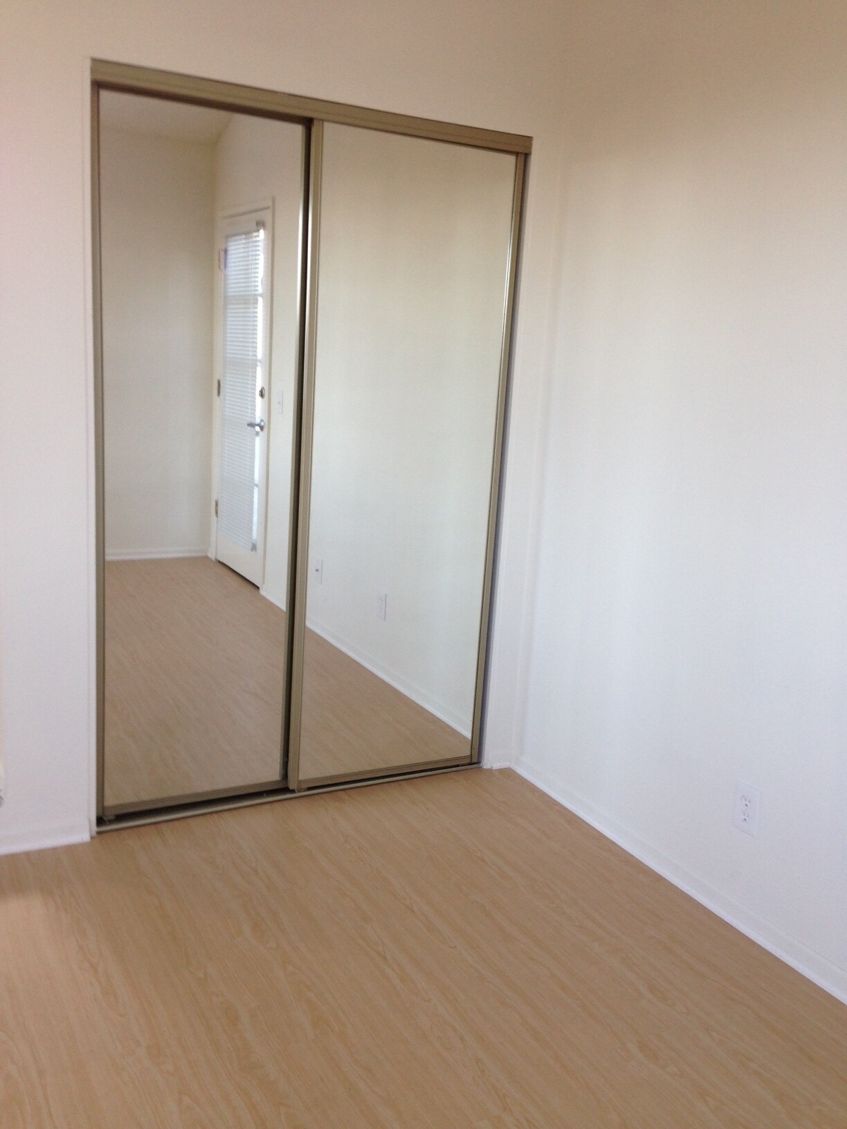 Building Photo - 7665 Fountain Ave