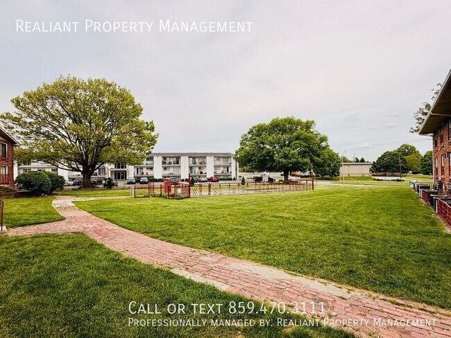 Building Photo - 1708 Jennifer Rd