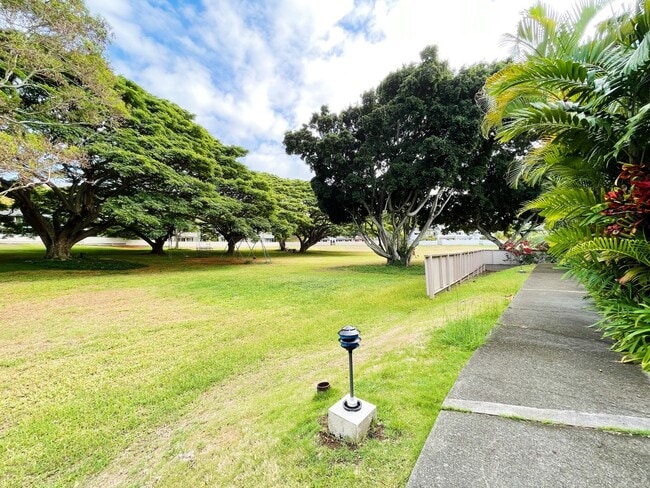Building Photo - Pet Friendly Kaneohe Townhouse with A/C